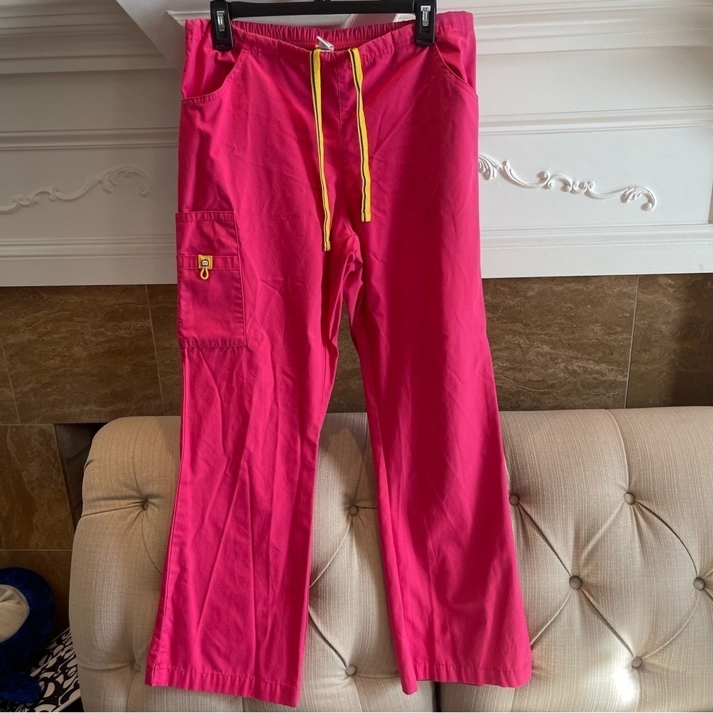 AL: Spread Good Cheer Scrub Pants Women’s M Hot Pink Pant Scrubs Medical pockets - Picture 1 of 10